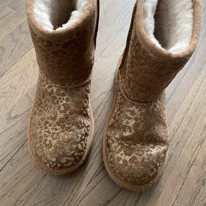 Uggs Girls Size 2